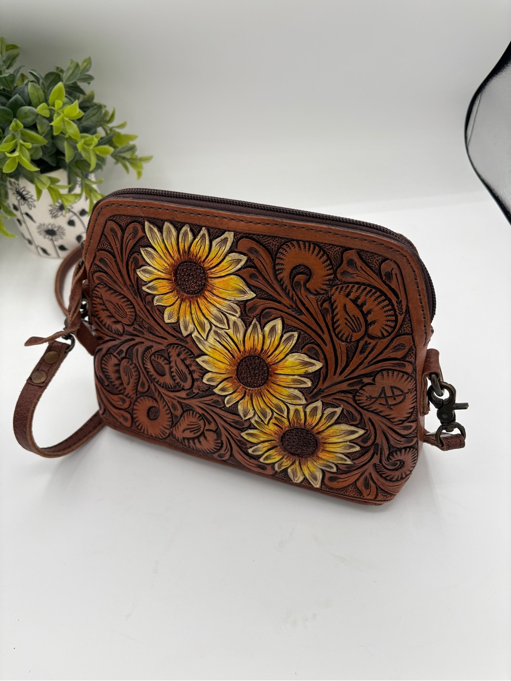 American Darling Hand-Tooled Sunflower Leather Crossbody - Brown & Yellow